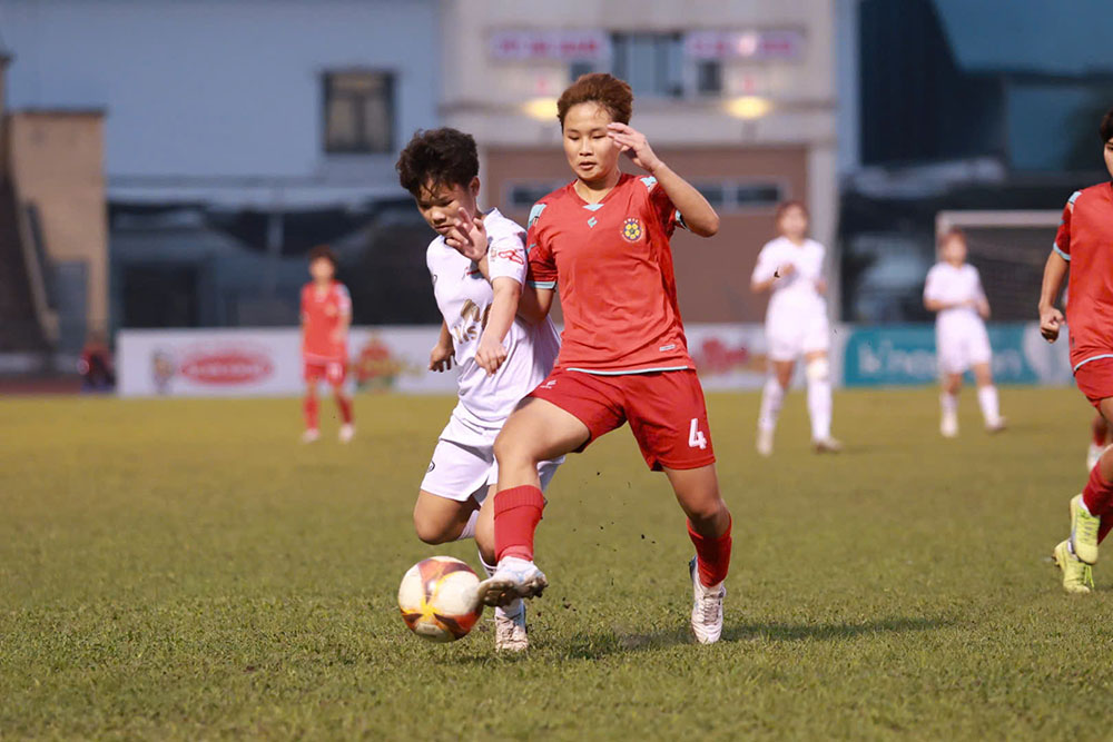 TPHCM va Phong Phu Ha Nam to chuc the tran chat che. Anh: VFF