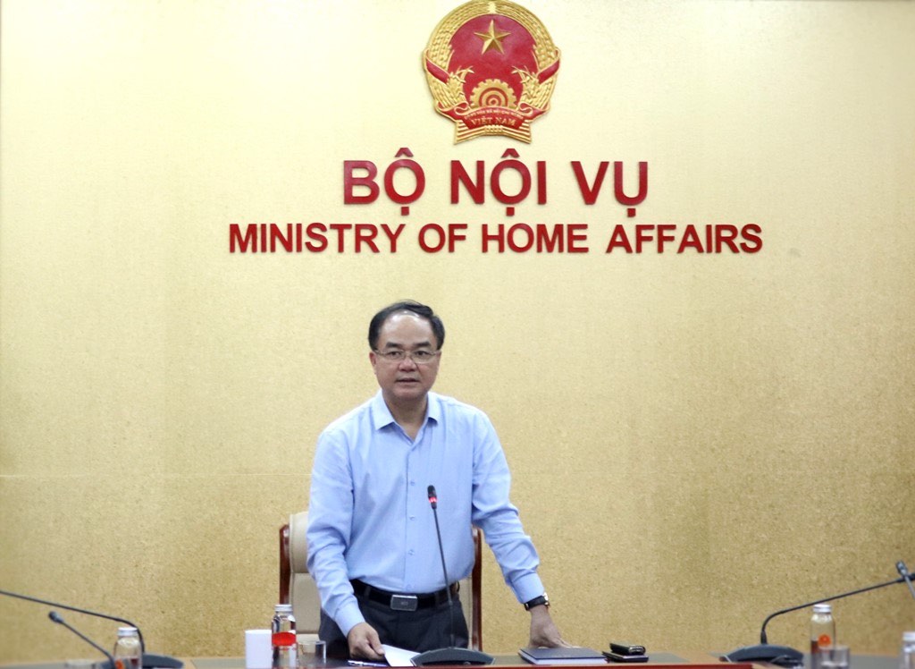 Deputy Minister Vu Chien Thang has just signed an official dispatch to the People's Committees of provinces and cities on a number of contents related to mass organizations assigned by the Party and the State. Photo: Ministry of Home Affairs