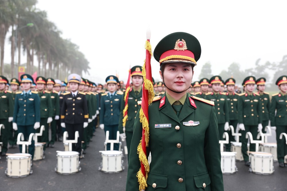 Khoi nu quan nhac tham gia tap luyen cho le dieu binh, dieu hanh. Anh: T.Vuong