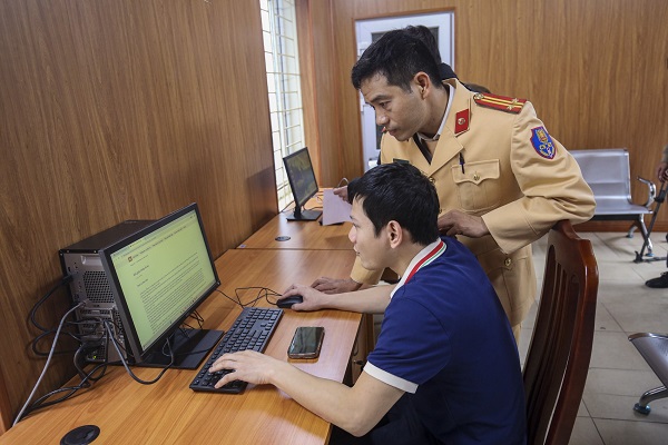 Citizens should pay attention to the procedure for first-time vehicle registration. Illustrative photo: Duc Anh