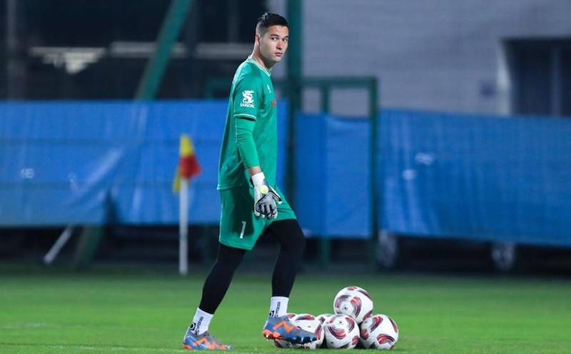 Goalkeeper Nguyen Filip did not gather with the Vietnam national team. Photo: Minh Dan