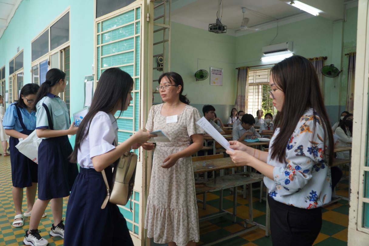 This year's 10th grade entrance exam in Ho Chi Minh City will take place over 2 days, June 6-7. Photo: Chan Phuc