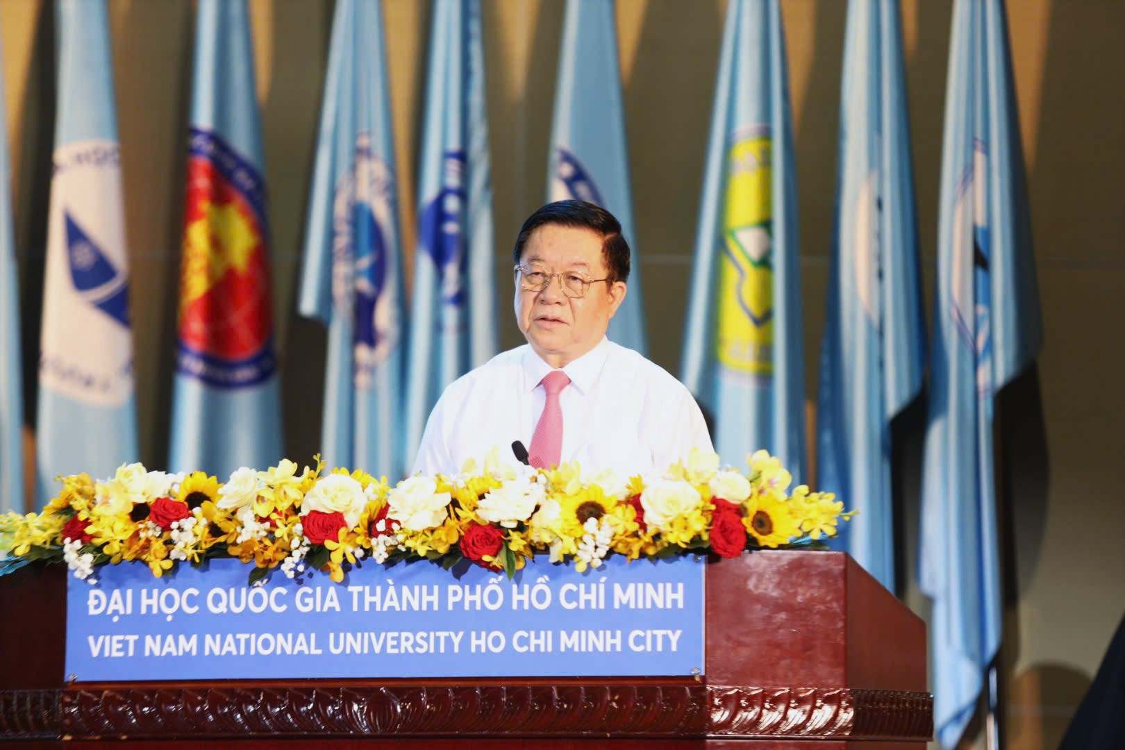 Head of the Central Propaganda and Mass Mobilization Committee Nguyen Trong Nghia gave a general assessment of the initial results in the organizational arrangement. Photo: Minh Quan