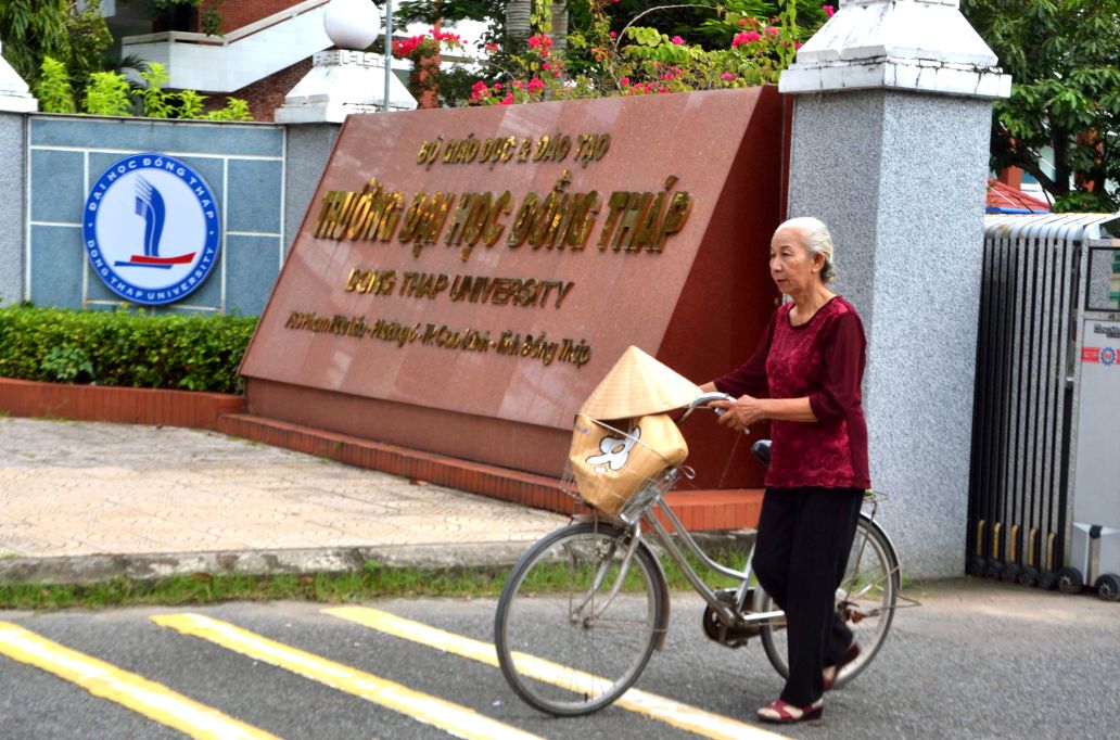 Tuoi cao, nhung co Huynh Thi Thu la sinh vien co tinh than hoc tap cung rat cao. Anh: Luc Tung