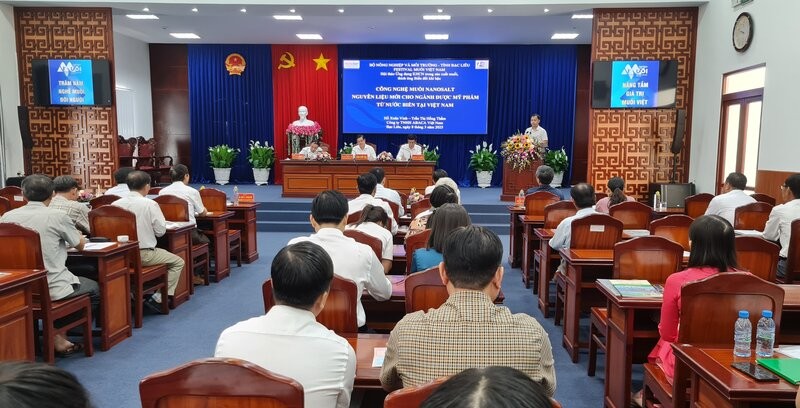 La aplicacion de ciencia y tecnologia a los campos de sal y los productores de sal es muy necesaria. Foto: Nhat Ho
