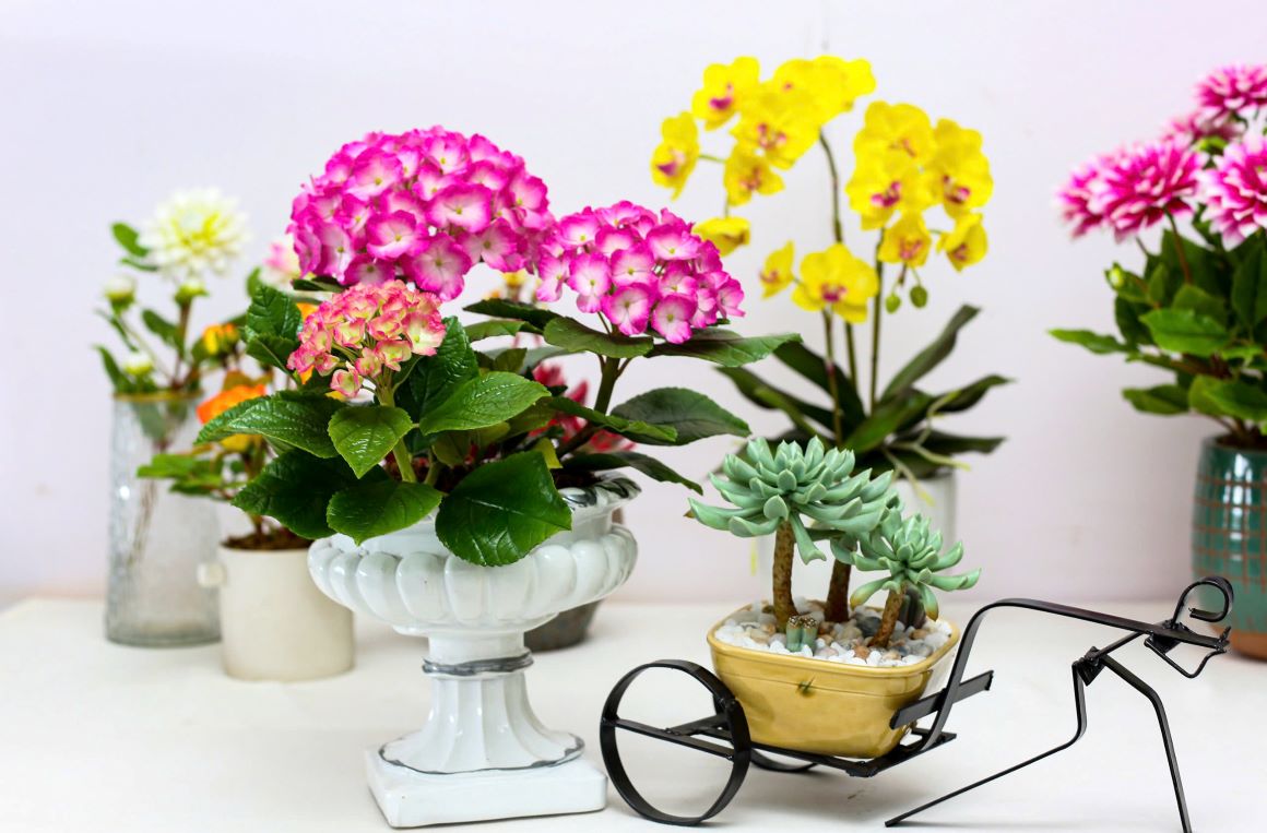 Ms. Hoa's clay flower products. Photo: Lam Hong