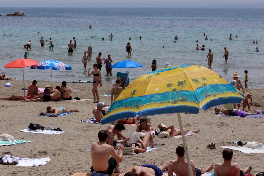 The latest record highs could make many areas of land so harsh that they are no longer suitable for human consumption. Illustrative photo: Xinhua