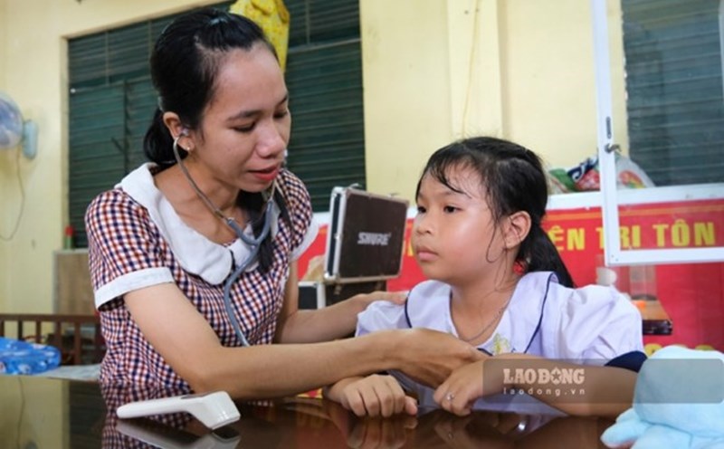 School health workers in Tri Ton district, An Giang province. Photo: Phong Linh.