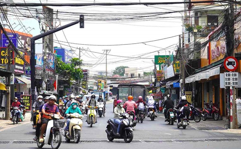 Bui Trong Nghia Street is currently a vital route of Trang Dai Ward, Bien Hoa City, Dong Nai, which is often congested during rush hour. Photo: HAC