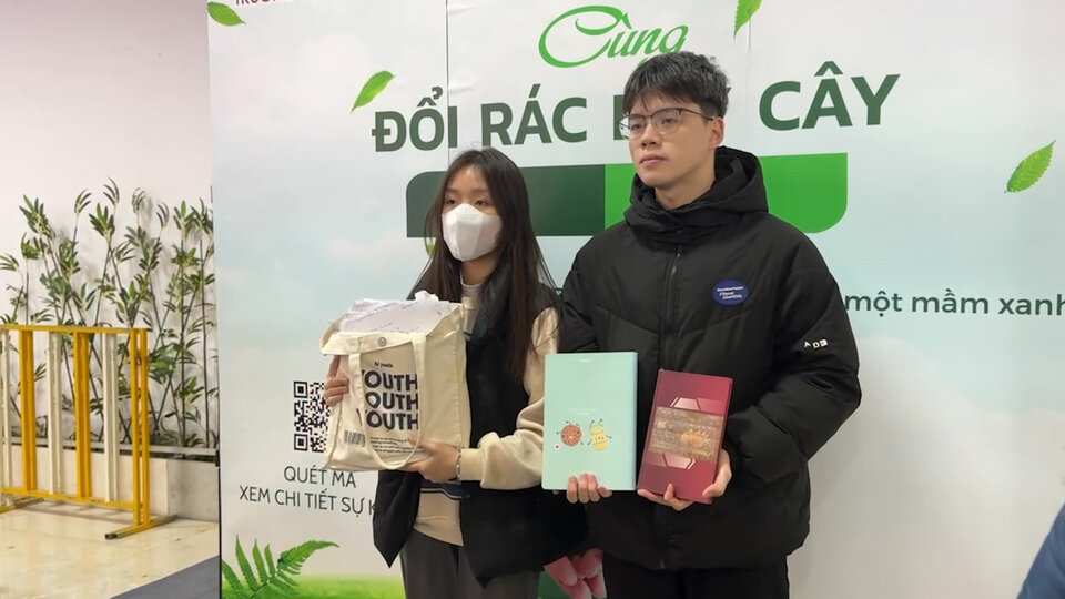 Changing trash to receive trees, joining hands to recycle for a green planet