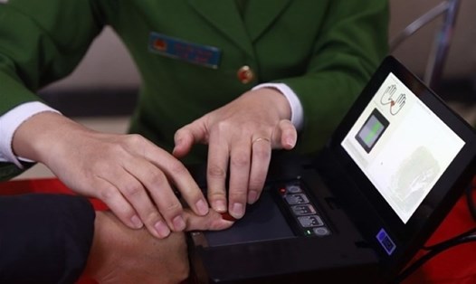 Công an xã đủ có thể tiếp nhận, giải quyết tối đa 35 thủ tục hành chính, trong đó có nhiều thủ tục liên quan đến cấp, quản lý căn cước. Ảnh: Việt Dũng