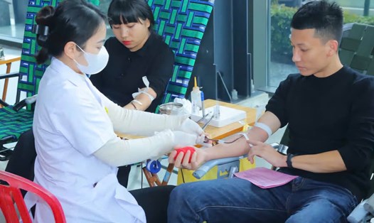 Chương trình "Giọt hồng công nhân" đợt I, năm 2025 đã thu hút hơn 500 đoàn viên, công nhân lao động tại các khu công nghiệp trên địa bàn tỉnh Ninh Bình tham gia. Ảnh: Nguyễn Trường