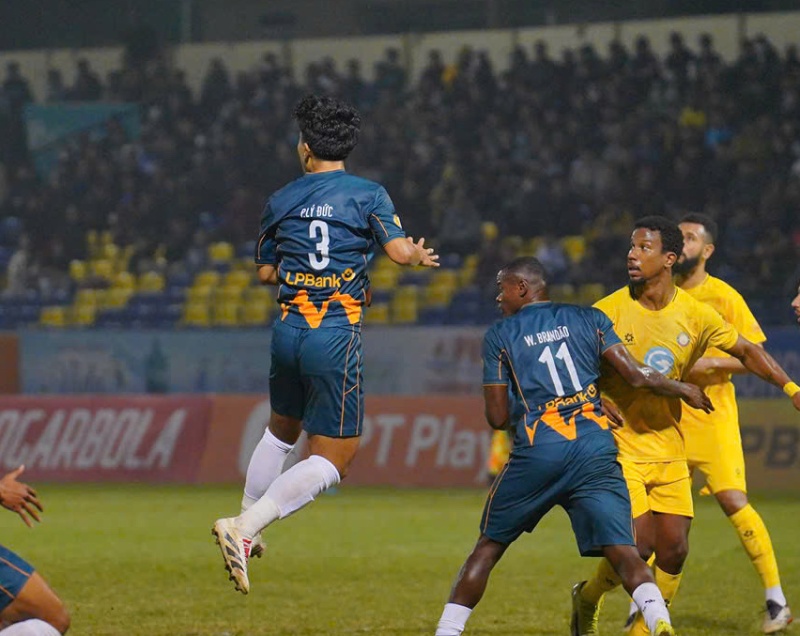 Hoang Anh Gia Lai da vuon len 2-1. Anh: DATH