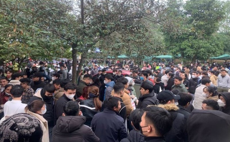 Thousands of people applied for the Korean language exam to work abroad at the Thanh Hoa Employment Service Center. Photo: Quach Du
