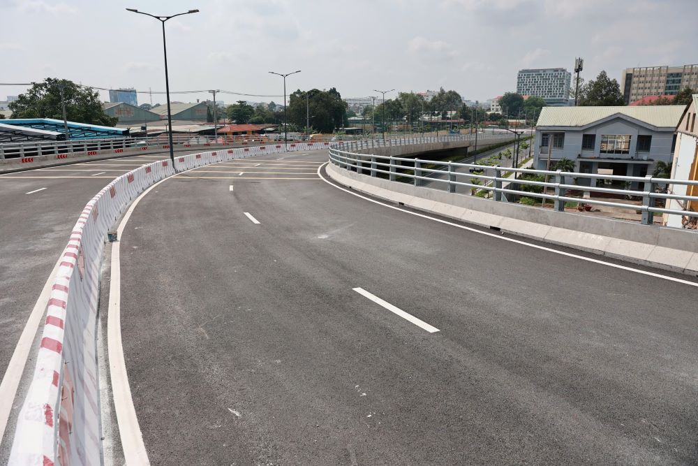 The overpass connecting to Terminal T3 is basically completed. Photo: Anh Tu