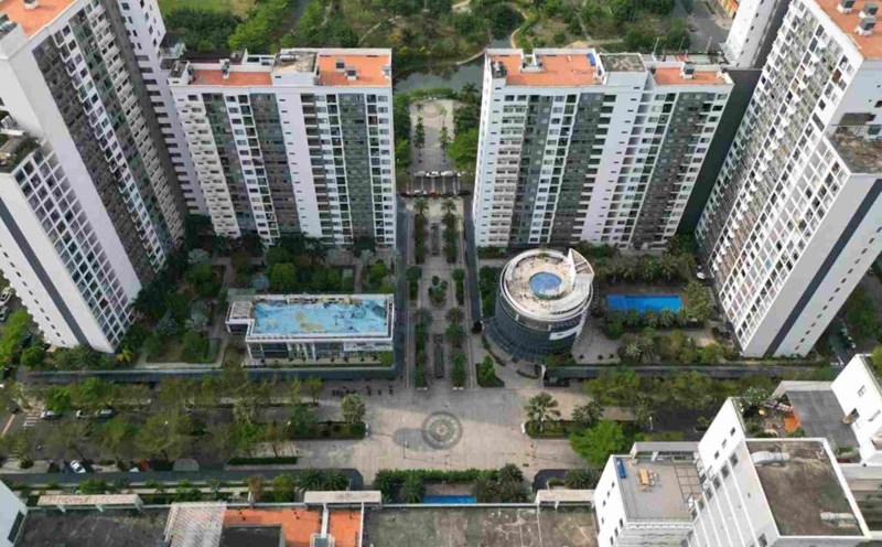 Removing land valuation bottlenecks will support the development of the real estate market. Photo: Anh Tu