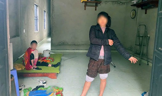 Gia đình chị Mạch Thị Thiết (ở xã Công Liêm, huyện Nông Cống) không có tiền trả lại, vì gia đình thuộc diện nghèo khó nhất xã. Ảnh: Quách Du