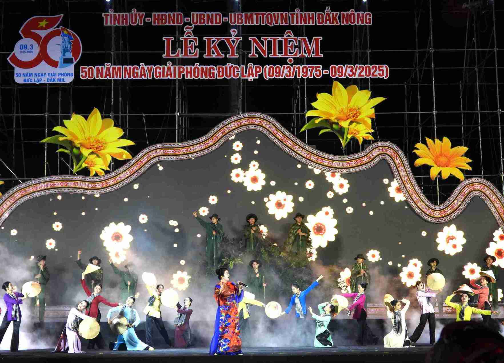 An art performance reviewing the history of the struggle and national liberation during the celebration. Photo: Bao Trung