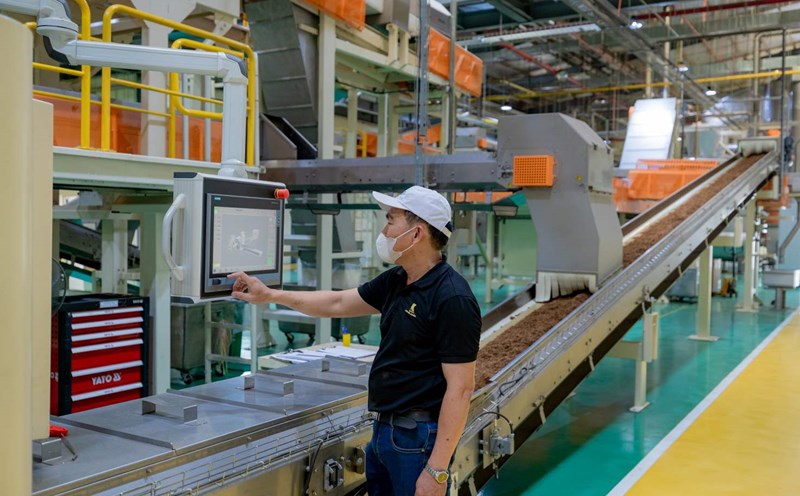 Workers' Month 2025 marks an important milestone in the country's renovation, adapting to the 4.0 Industrial Revolution. Photo: Kieu Huong