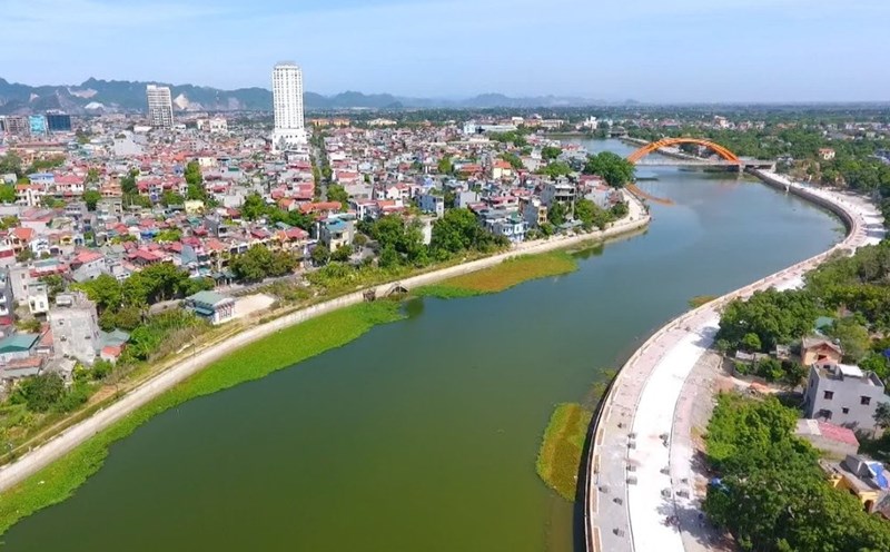 The arrangement of administrative units at all levels and reduction of the number of commune-level units contribute to improving the effectiveness and efficiency of local government operations. In the photo is a corner of Phu Ly City, Ha Nam Province. Illustrative photo: Hanam.gov.vn