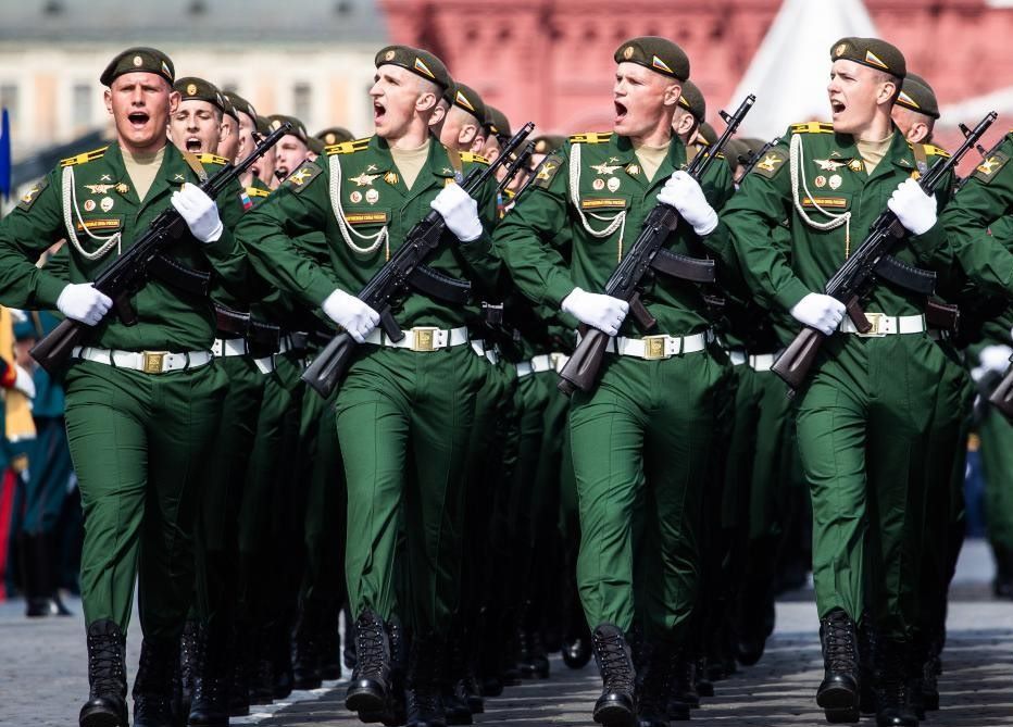 Russian soldiers hold a parade on Victory Day, May 7, 2022. Photo: Xinhua