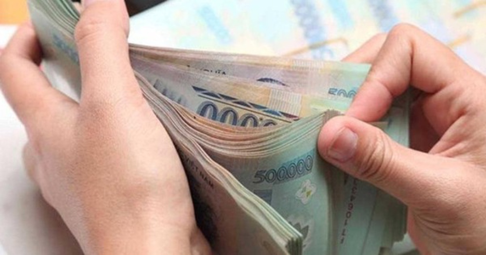 New regulations on labor management, wages, remuneration, and bonuses in state-owned enterprises take effect from April 15. Illustrative photo: VGP