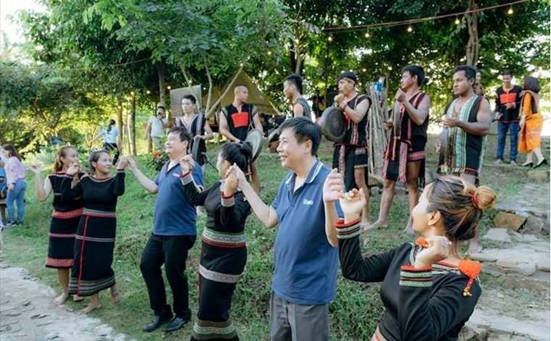 Dak Lak province will promote and introduce culture and tourism products in Phu Yen. Photo: Bao Trung
