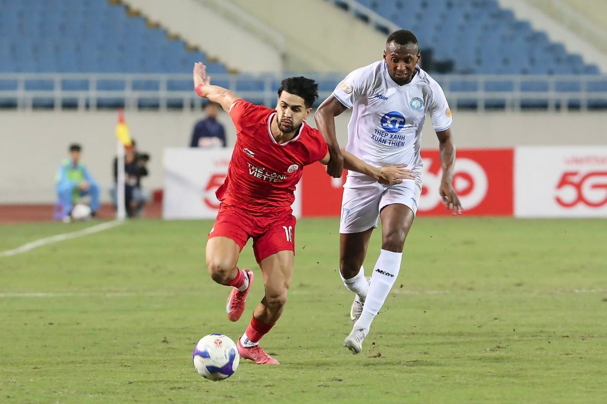 The Cong Viettel and Nam Dinh are the two strongest candidates for this year's V.League championship race. Photo: VPF