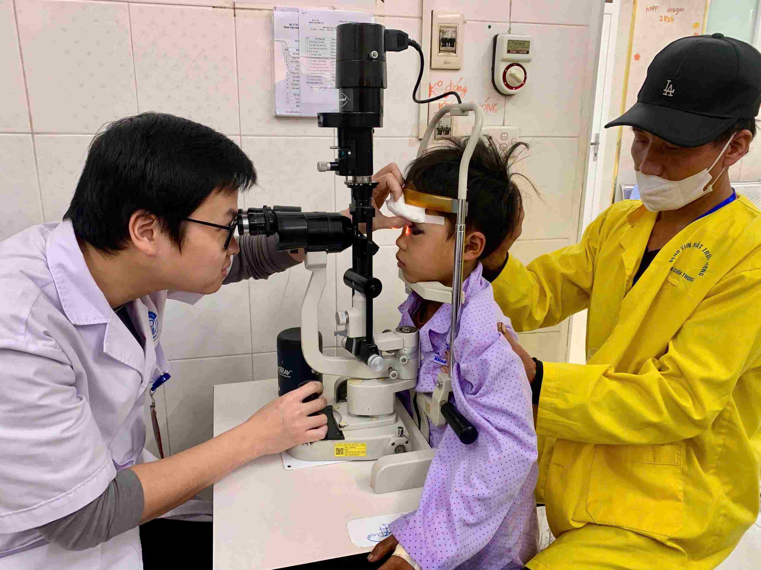 El riesgo de ceguera por las balas de goma de las balas de hierro. Imagen de la fuente: