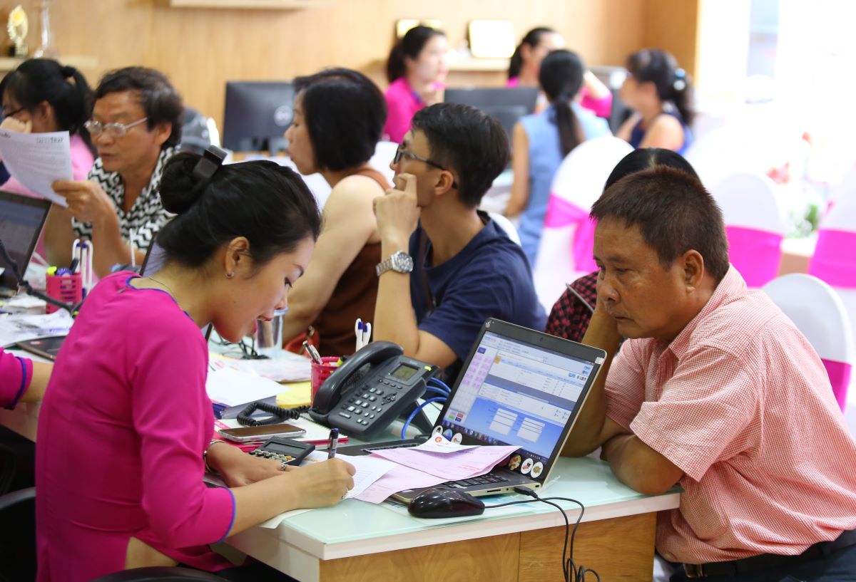 Tour consulting businesses for tourists. Photo: Provided by Vietnam Tourism Company