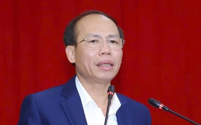According to Mr. Ngo Dinh Hung - Deputy Head of the Tax Department of Region X, Thanh Hoa's budget revenue decreased compared to the same period due to Nghi Son Refinery reducing capacity. Photo: Tran Lam