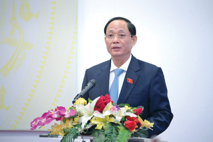 Pho Chu tich Quoc hoi, Thuong tuong Tran Quang Phuong du Le cong bo va trao Nghi quyet ve cong tac can bo. Anh: N.Thanh.