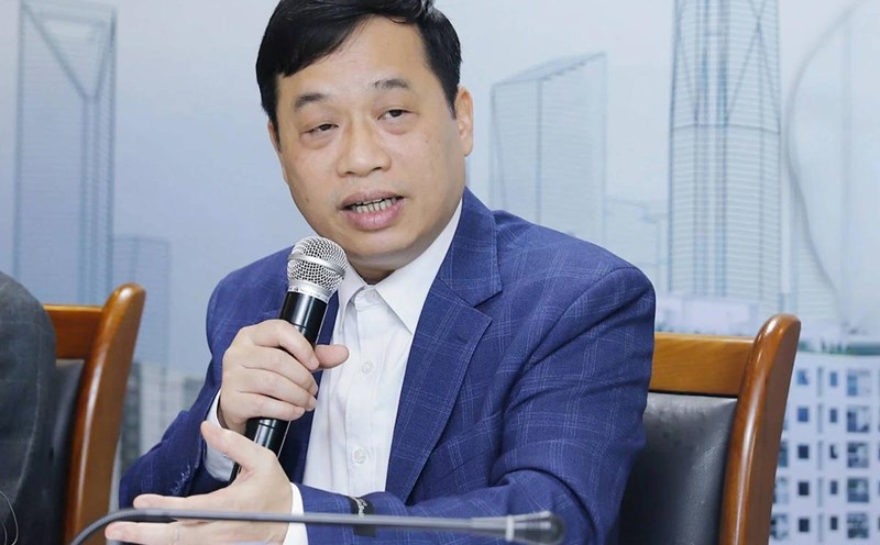 Mr. Le Van Binh - Deputy Director of the Department of Land Management (Ministry of Agriculture and Environment) - said that there are still some major problems for the development of social housing. Photo: Anh Huy