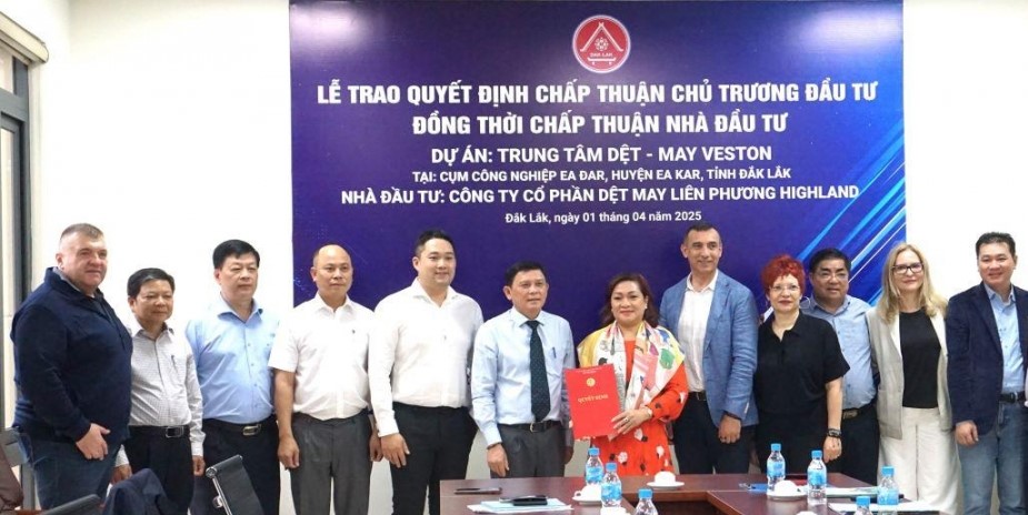 El proyecto del Centro de Tejidos Veston, al entrar en funcionamiento, creara mas empleos para los trabajadores en Da Nang. Imagen de la pagina