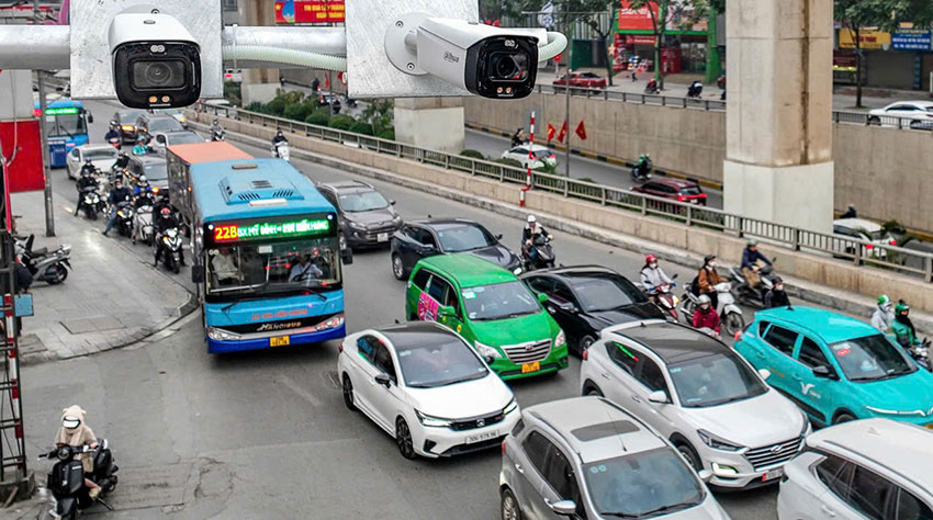 Theo Cảnh sát giao thông, thời gian gầy đây xuất hiện tình trạng “nhờn luật” của người tham gia giao thông. Ảnh: Cục CSGT