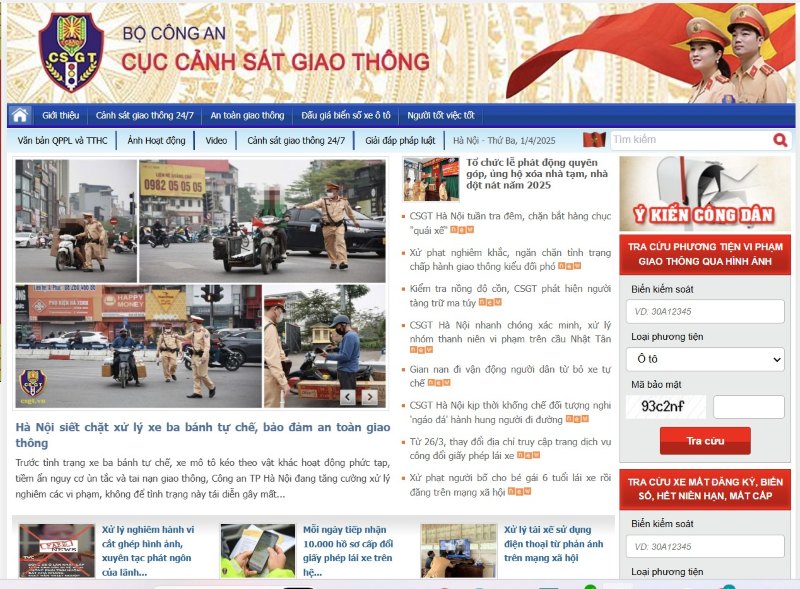 Nguoi dan co the tra cuu thong tin phat nguoi tren Cong thong tin Cuc CSGT. Anh chup man hinh