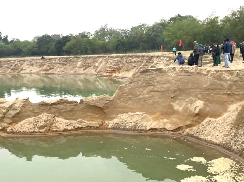 Sand dredging activities caused serious landslides in Dong Van commune, Thanh Chuong district, Nghe An. Photo: Ngoc Anh