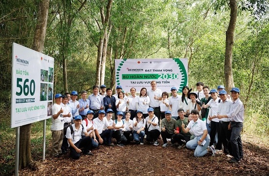 Voi su chung tay va no luc cua nhieu ben, HEINEKEN Viet Nam da hoan tra hon 690 trieu lit nuoc moi nam cho luu vuc song Tien. Anh: HEINEKEN Viet Nam