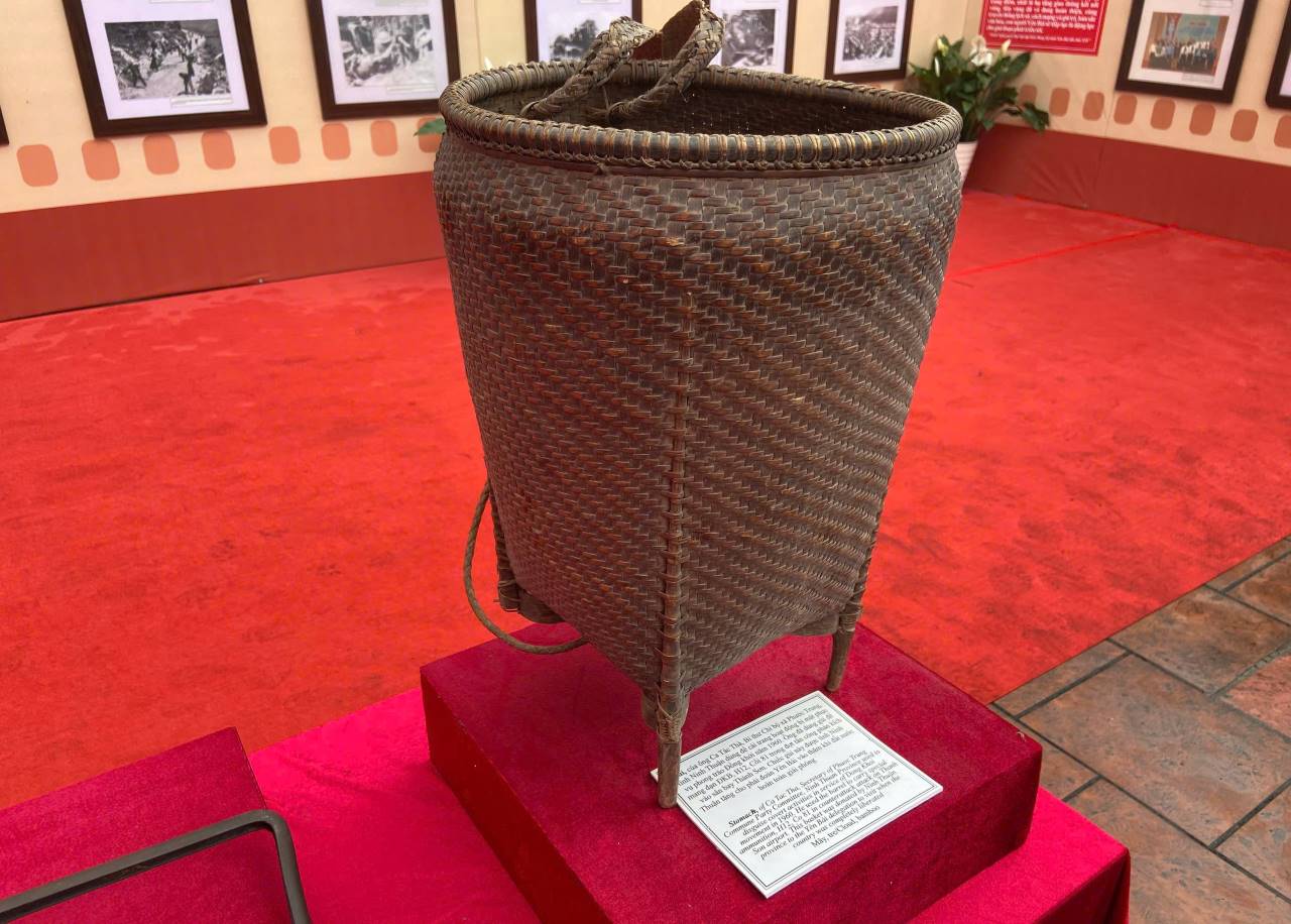 Nhung hien vat ve lich su, qua trinh hinh thanh va phat trien cua tinh Yen Bai duoc trung bay. Anh: Van Duc.