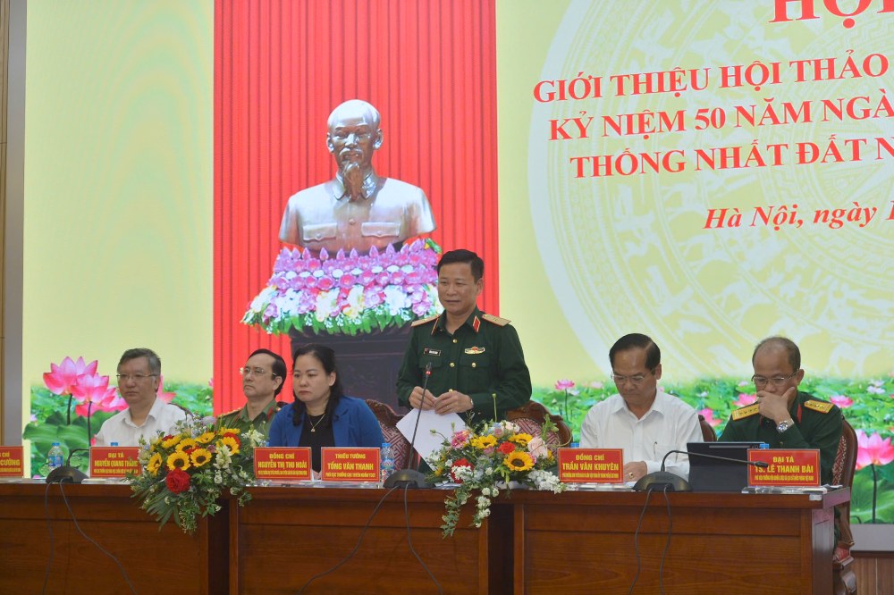 The Organizing Committee held a press conference to inform about the National Scientific Conference to celebrate the 50th anniversary of the Liberation of the South and National Reunification Day. Photo: Tran Vuong