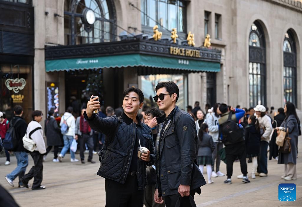After the Covid-19 epidemic, the number of people seeking to improve friendships and friendships has increased significantly. Photo: Xinhua