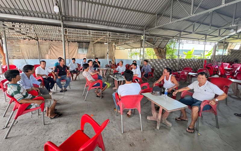 Caught 17 subjects gambling on cockfighting online, seizing over 114 million VND. Photo: Provided by the police