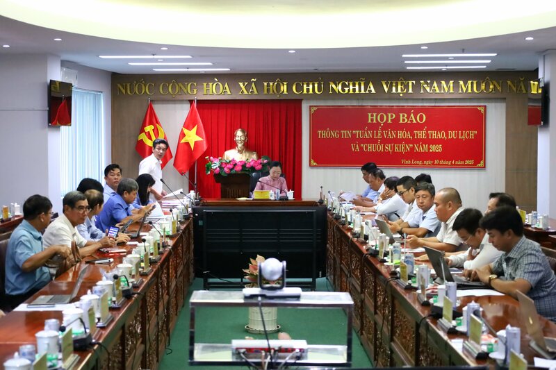 Many activities to celebrate the 50th anniversary of the country's reunification. Photo: Department of Culture, Sports and Tourism of Vinh Long province