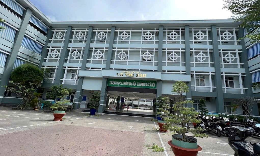 Mas de 20 estudiantes de la Escuela Primaria de Wo Thi Sau (Distrito 7) tuvieron vomitos, dolores de estomago, despues de la escuela. Imagen de la pagina web de la ONU