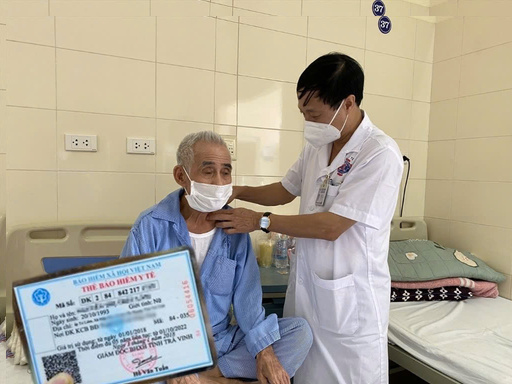 La lista de 12 casos no cubiertos por el seguro medico. Imagen de la pelicula