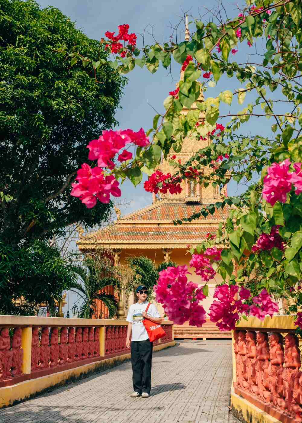 Chỉ có 24 giờ tại An Giang, anh Phạm Trọng Nghĩa (34 tuổi, TPHCM) vẫn khám phá được loạt điểm đến nổi tiếng và những đặc sản nức tiếng chỉ tìm thấy ở khu vực miền Tây. Ảnh: NVCC