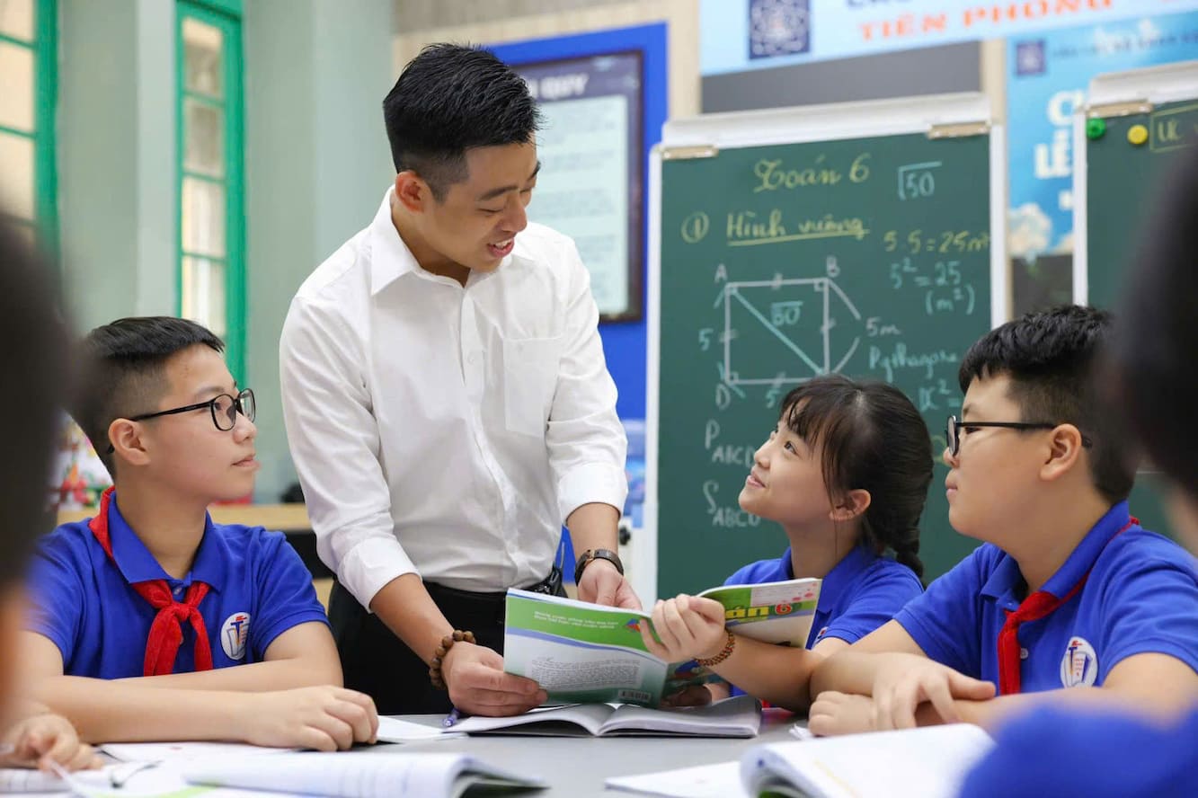 From April 22, 2025, male teachers will have maternity leave without having to teach compensation. Photo: Van Trang