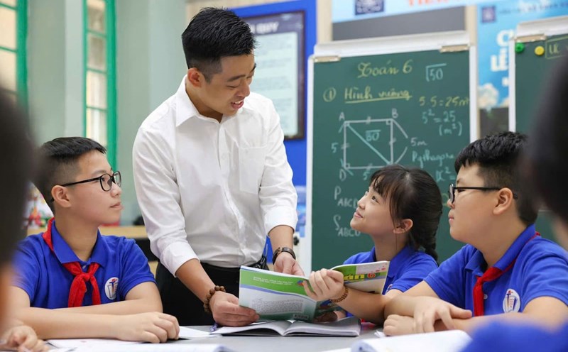 From April 22, 2025, male teachers will have maternity leave without having to teach compensation. Photo: Van Trang