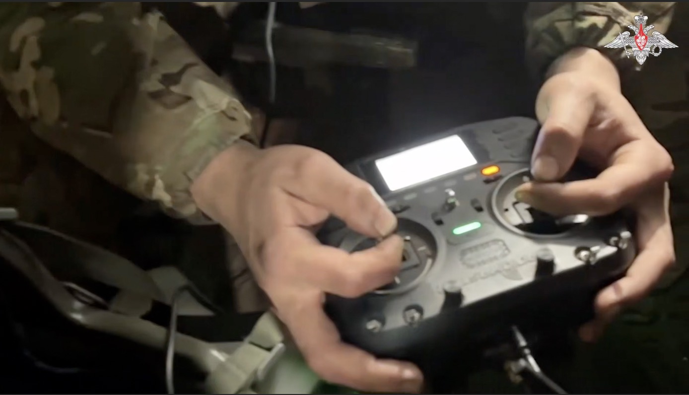 Russian military controls UAVs to attack Ukrainian troops from a distance. Photo: Cut from video of the Russian Ministry of Defense