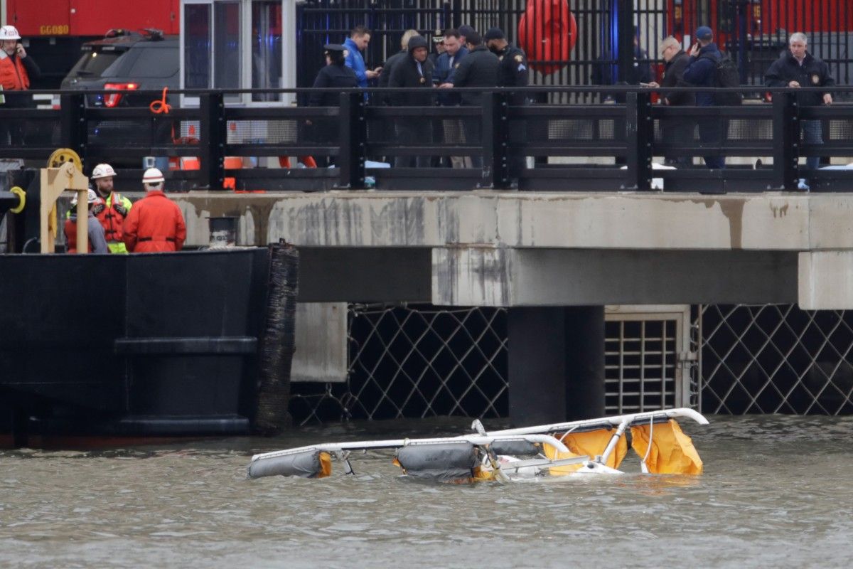 The scene of the helicopter crash on the Hudson River on the afternoon of April 10, 2025. Photo: AFP